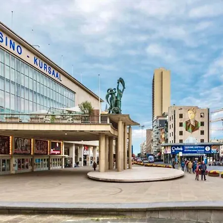 Moyo * Ostend